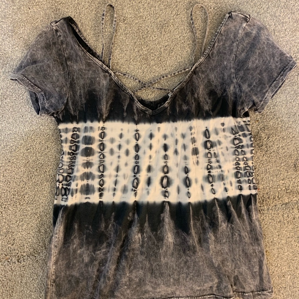 Emilia t shirt from Buckle, Size XS, NWT
